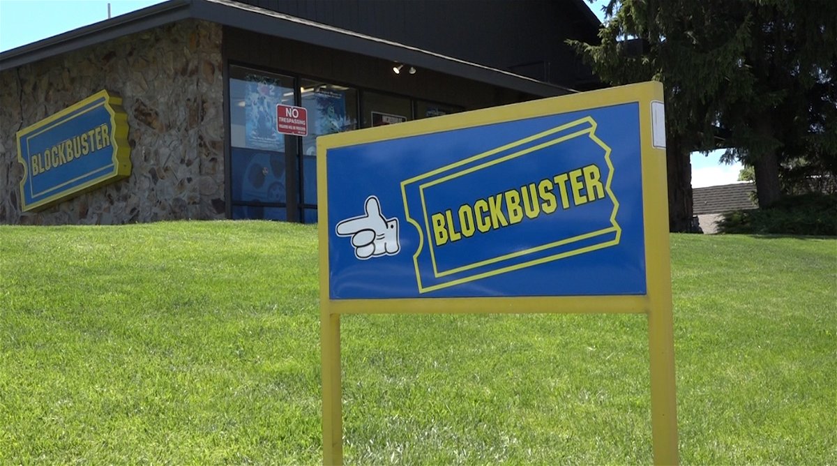 Police recover stolen lawn sign for world’s last Blockbuster, return it to store which decides not to press charges